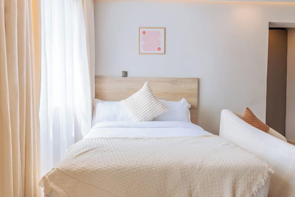 Lux Suites Studio City Apartments