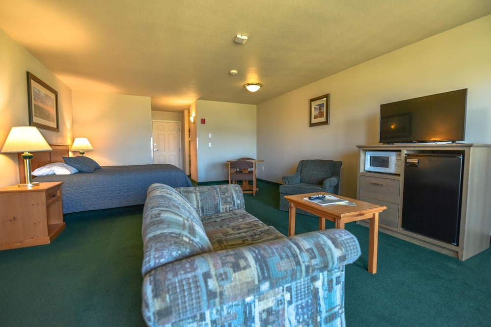 Sunset Oceanfront Lodging