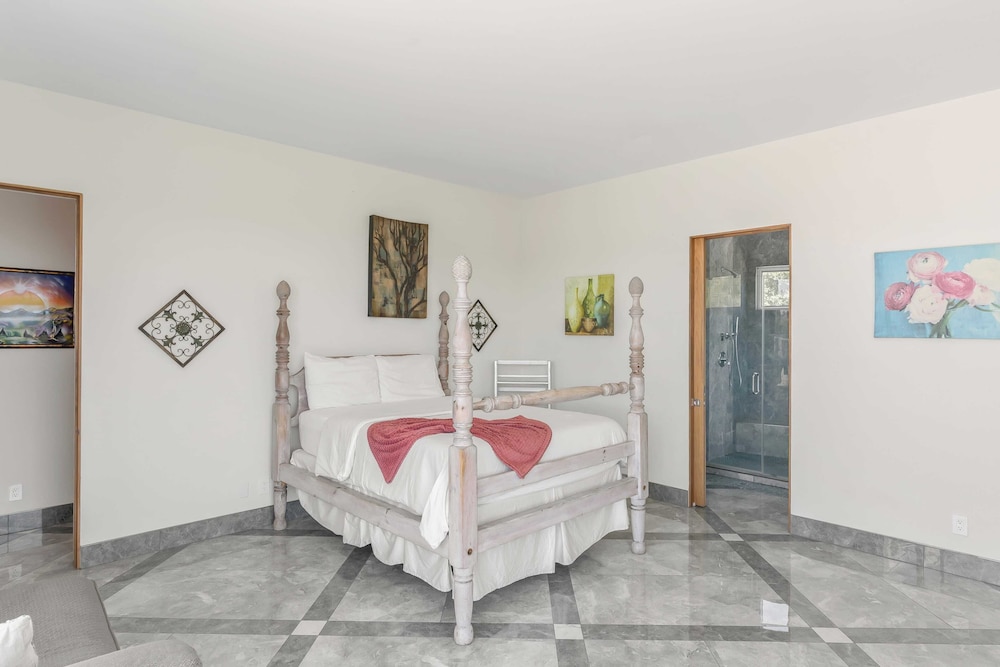 Luxe LA Escape w/ Pool, Views & Game Room Alta Vista Estate by Avantstay