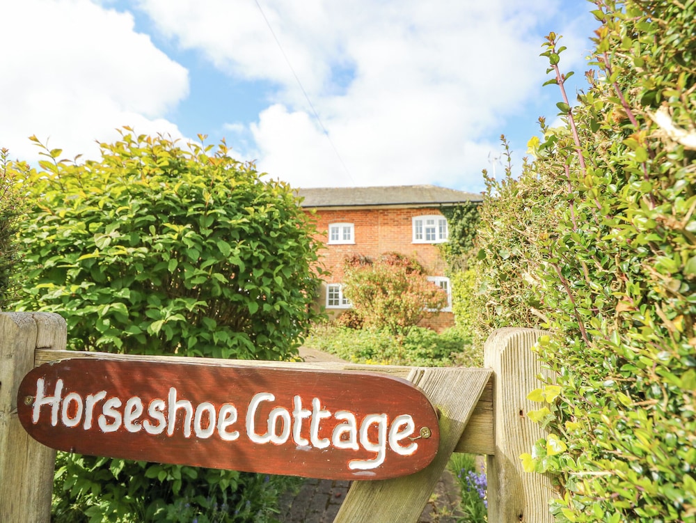 Horseshoe Cottage