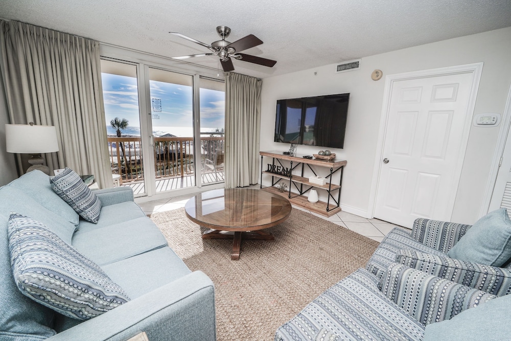 Pelican Beach Resort by Panhandle Getaways
