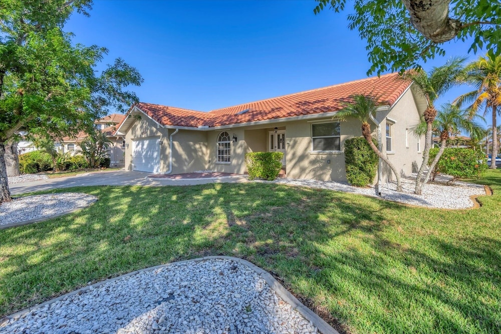 Punta Gorda 3-Bedroom Canalfront Pool Home with Dock 3 Home