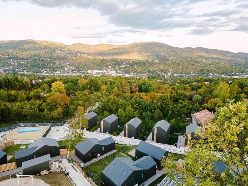 Moon Village Comarnic