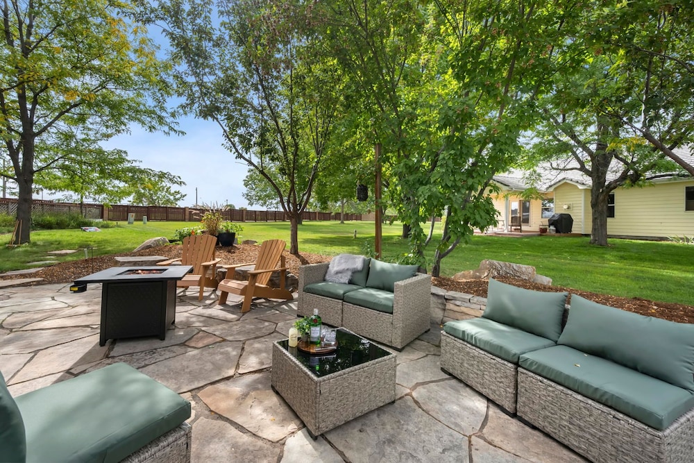 Shady Grove 4 King Beds, Dog Run & Outdoor Fun