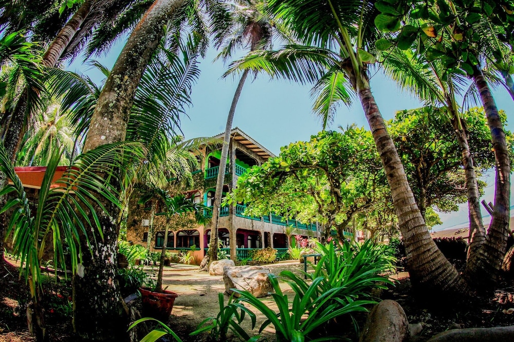 Hotel Casa de Playa - Playa Hermosa Jaco - Image 1