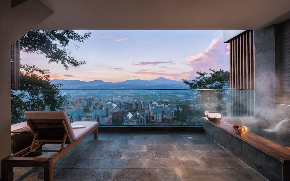 Tengchong Budu Hot Spring Resort Hotel