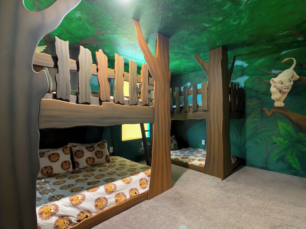 Family Villa Themed Rooms Near Disney