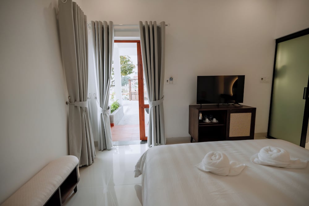 Hue Riverside Villa