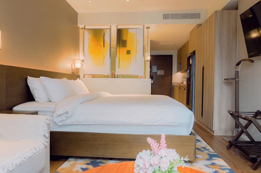 Hotel Residences at Acqua