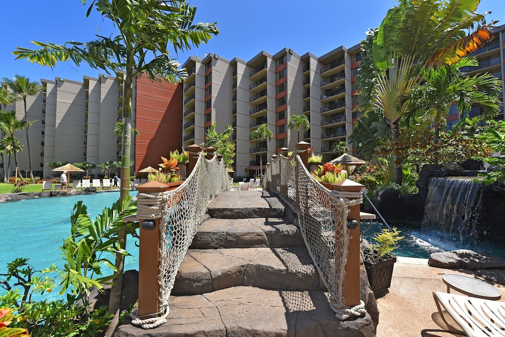 Kaanapali Shores #160 2 Bedroom Condo by RedAwning