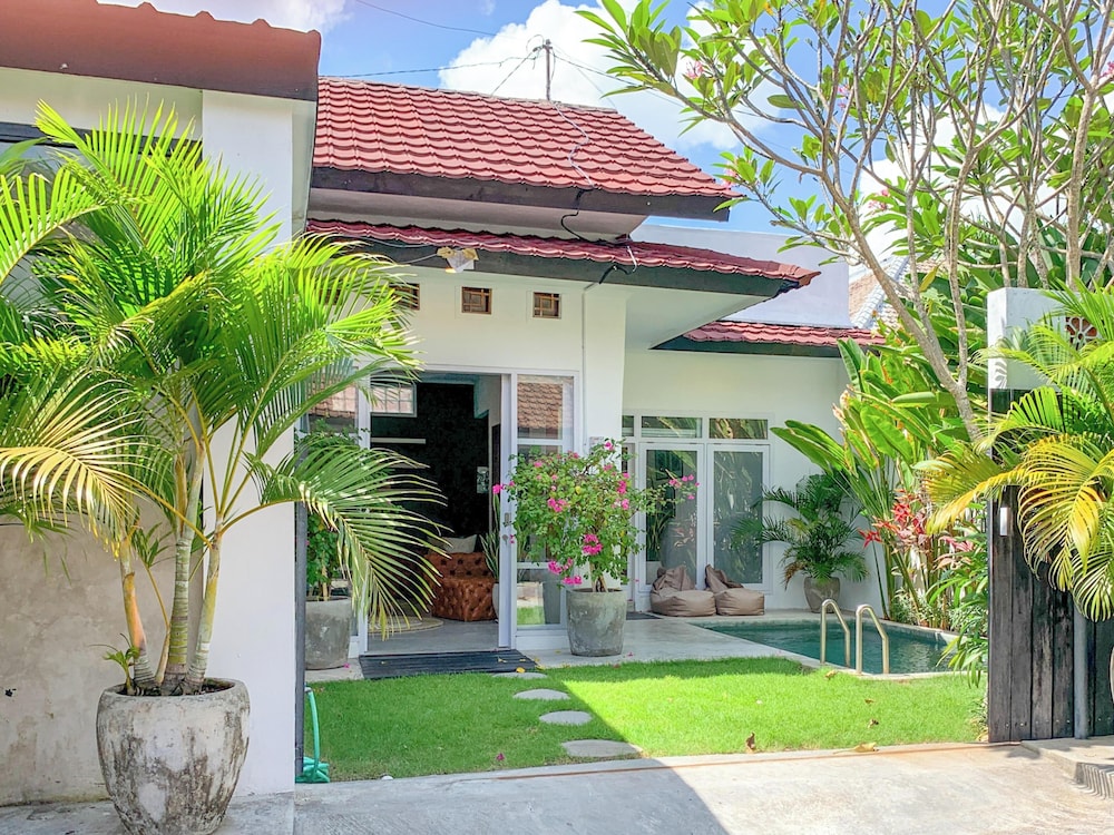 LANE HOUSE 1 view 2