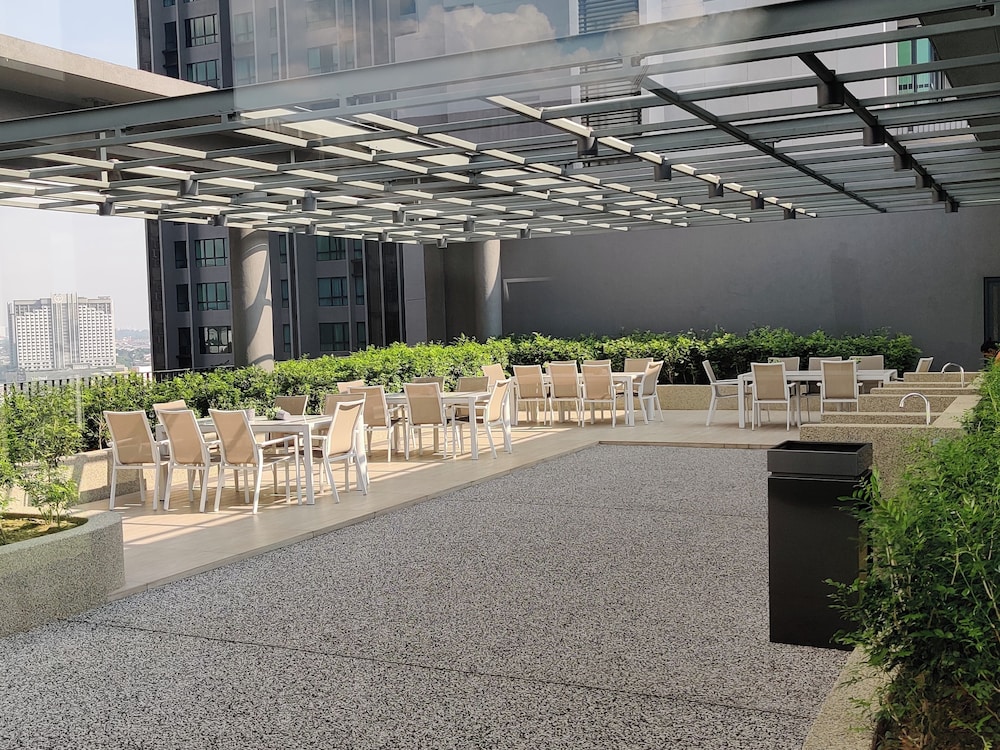 Parkview Botanical Suites