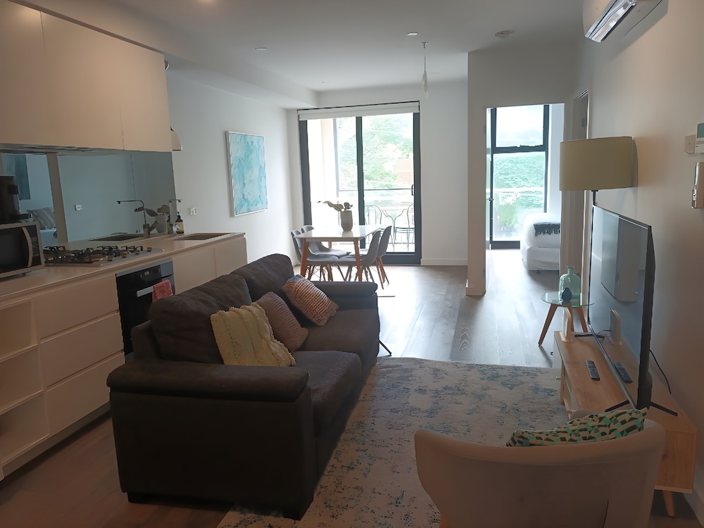 Mega Style Apartments - The Marc