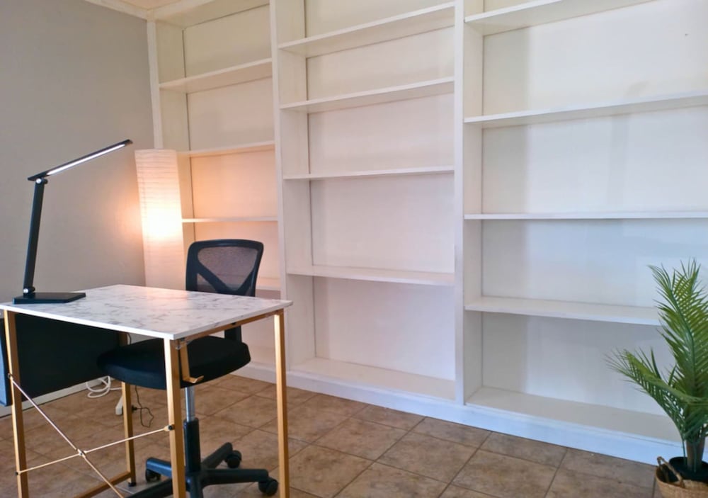Cozy 3BR Retreat w Office