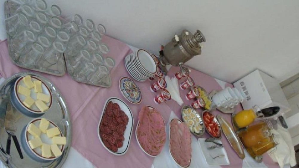 Kiss Villa