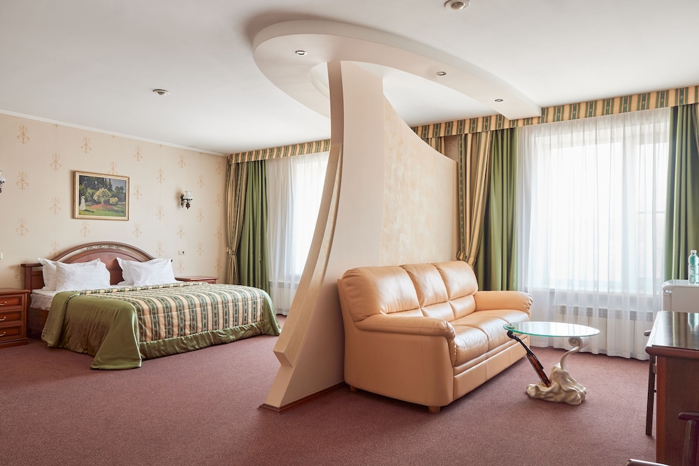 Almaz Hotel