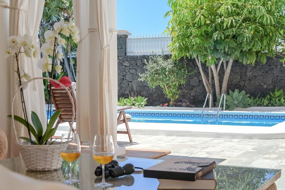 Bayside Concha House Beachfront Oasis With Heated Pool