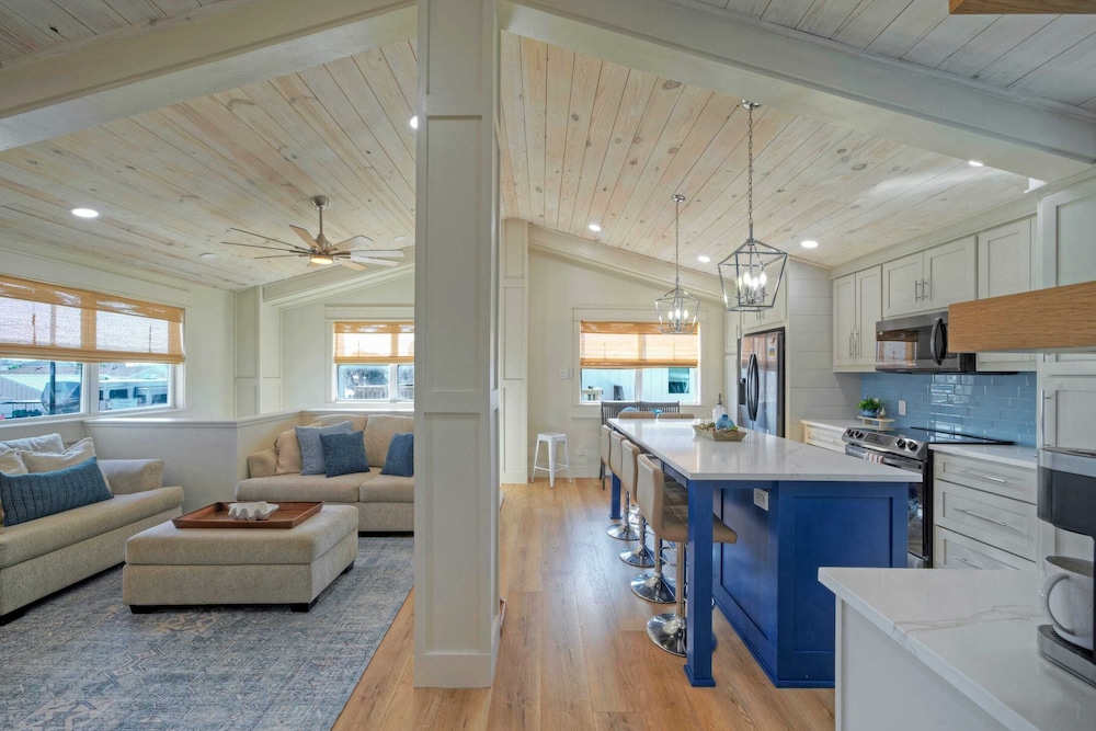 Seaglass Landing Private Pool, Cabana, & Near Port Aransas Beaches