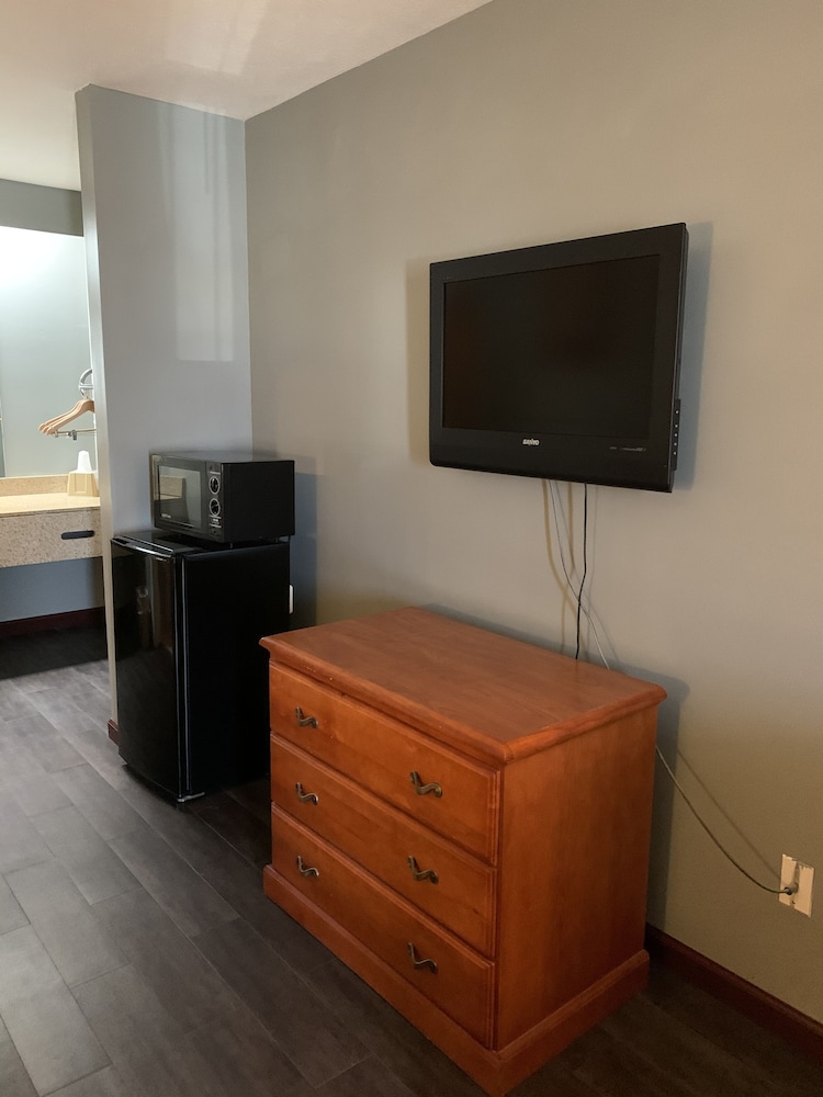 Royal Inn Taylorsville - Property Image 15