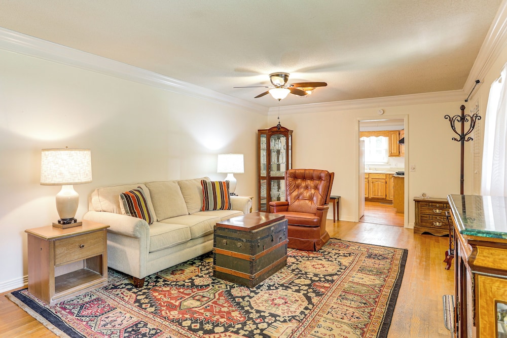 Walk to Dtwn & Freed-hardeman: Home w/ Fenced Yard
