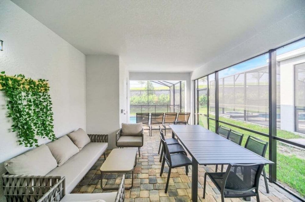 Private Pool, Spa, Movie Theater Room For Family! 7 Bedroom Villa
