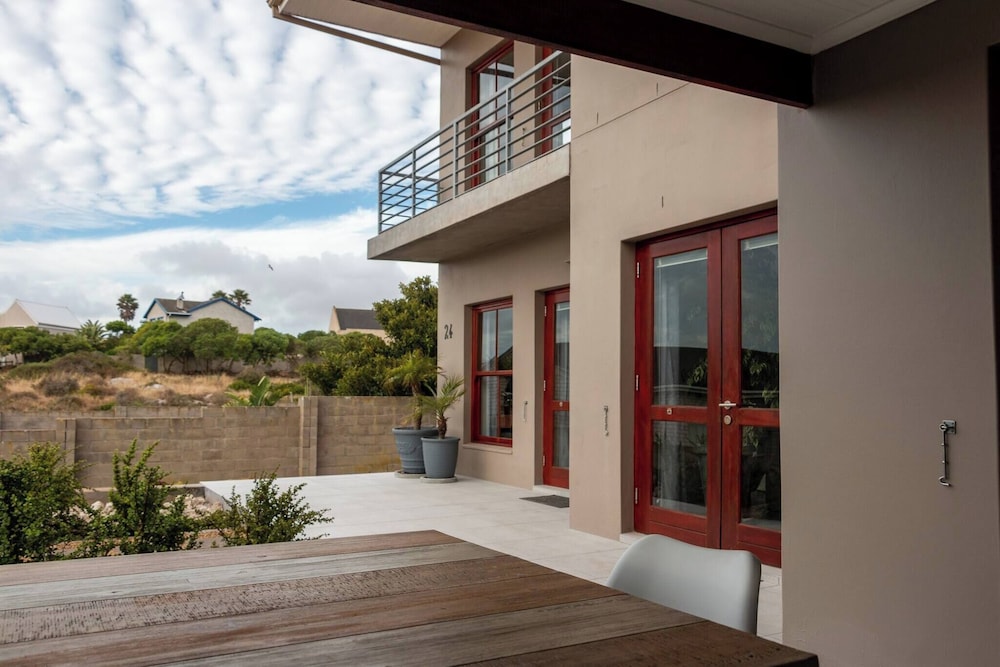 Serene Langebaan Getaway With Garden Views
