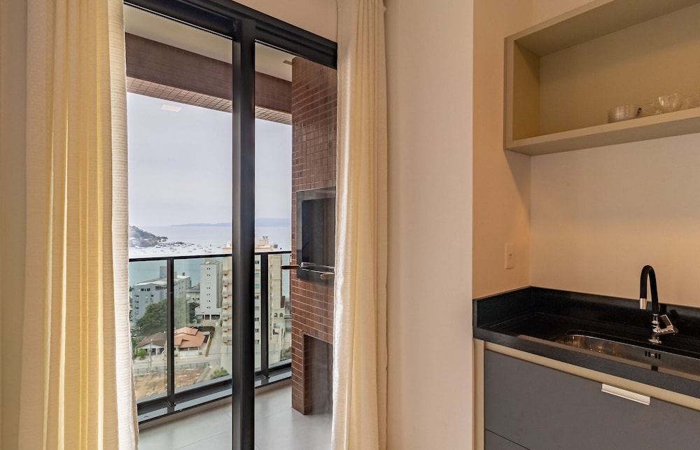 MHF II Apts Variados em Prédio com Vista para o Mar em Itapema