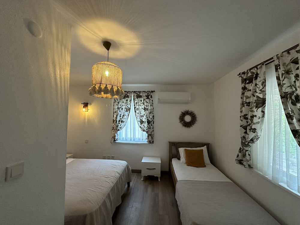 Heros Hotels Bozcaada - Image 40