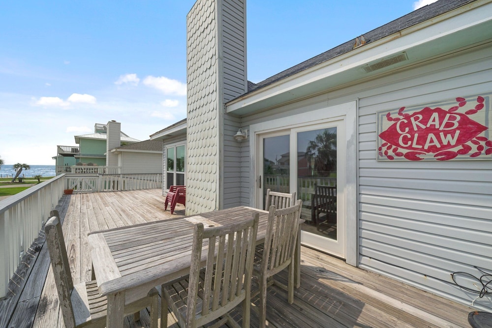 Crab Claw by Ryson Vacation Rentals