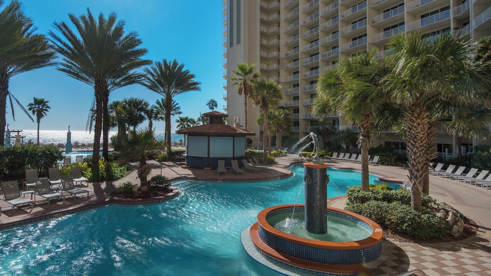 Beachfront Corner Unit w/ Wrap-around Balcony, Close to Attractions!