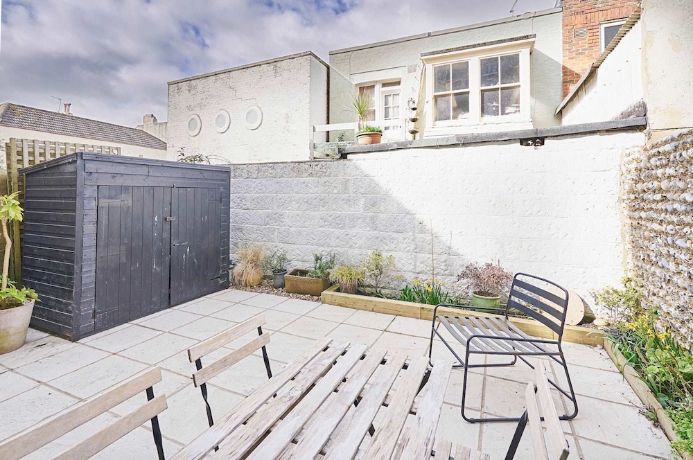 Host Stay Brunswick Place Flat