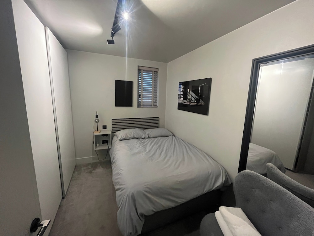 London - Modern 2 Bedroom Apartment