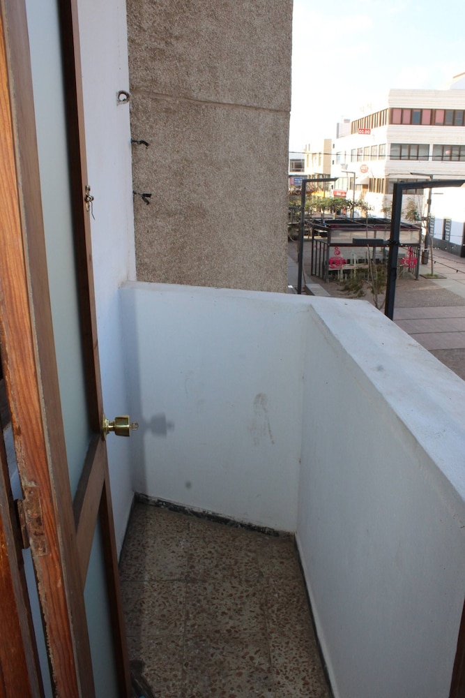 Room Rental In Central Flat In Puerto Del Rosario view 5