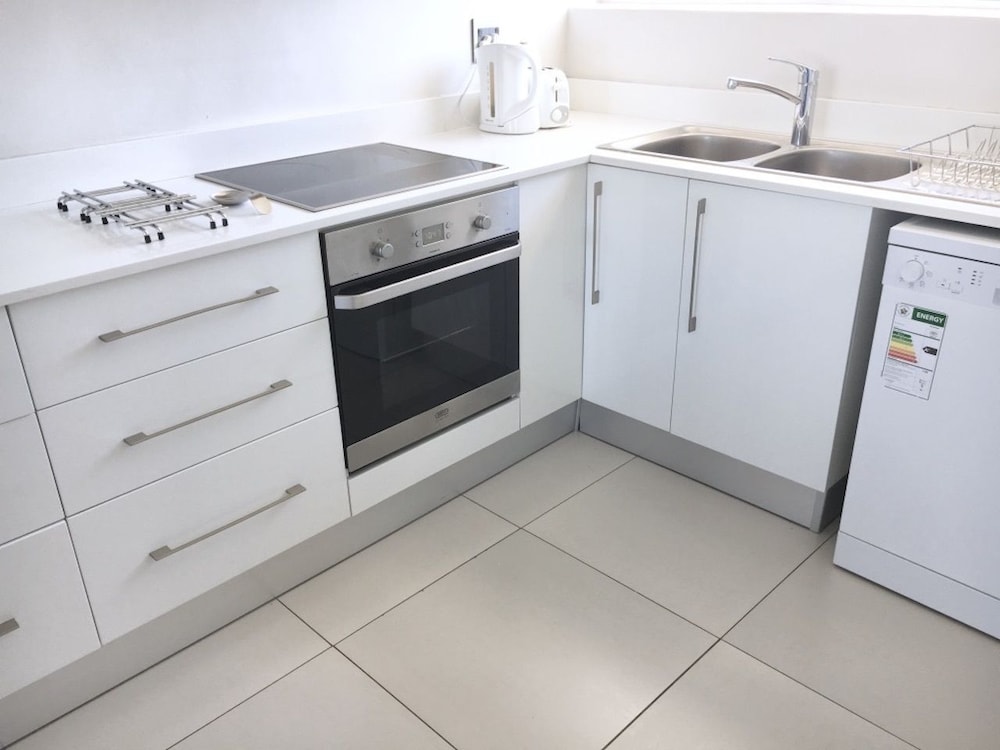 Cascades 2 bed 'FRESH LOOK & GREAT VIEW'