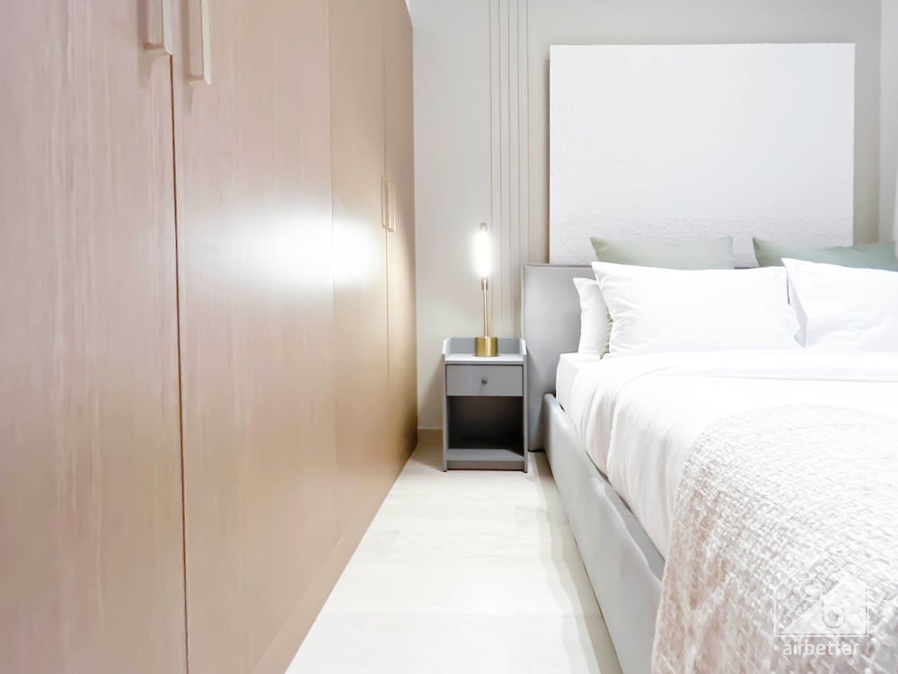Gorgeous 1B Apt With Balcony in Azizi Fawad