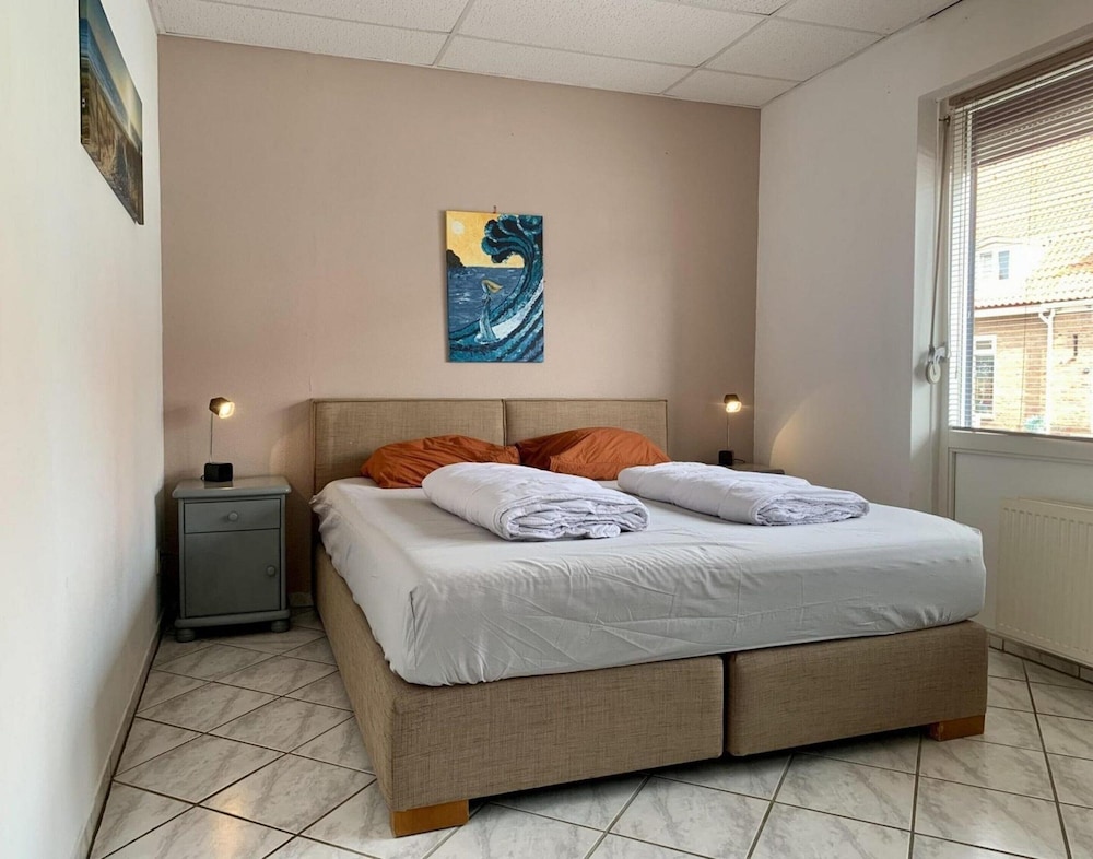 Ground-floor Apartment in Petten in Centre