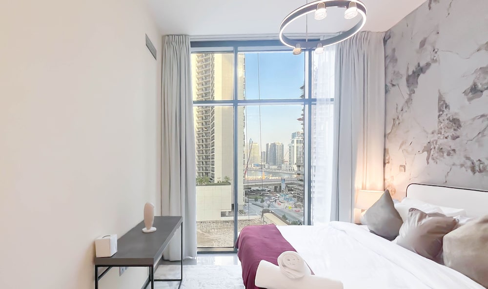 Luxury 2BR in Merano Tower Stunning City Views