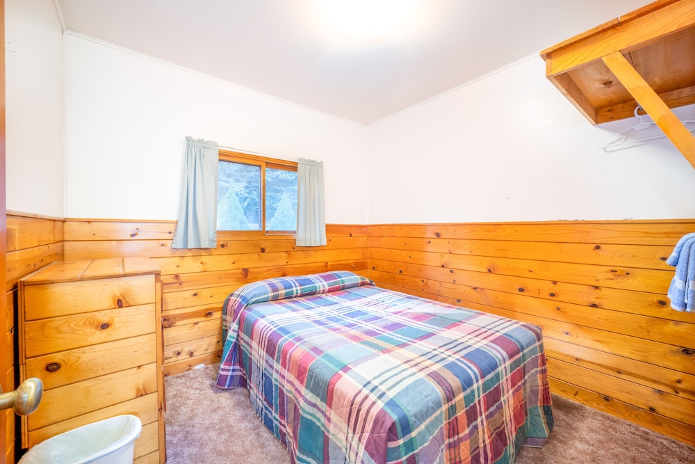 Bear Paw Lodge