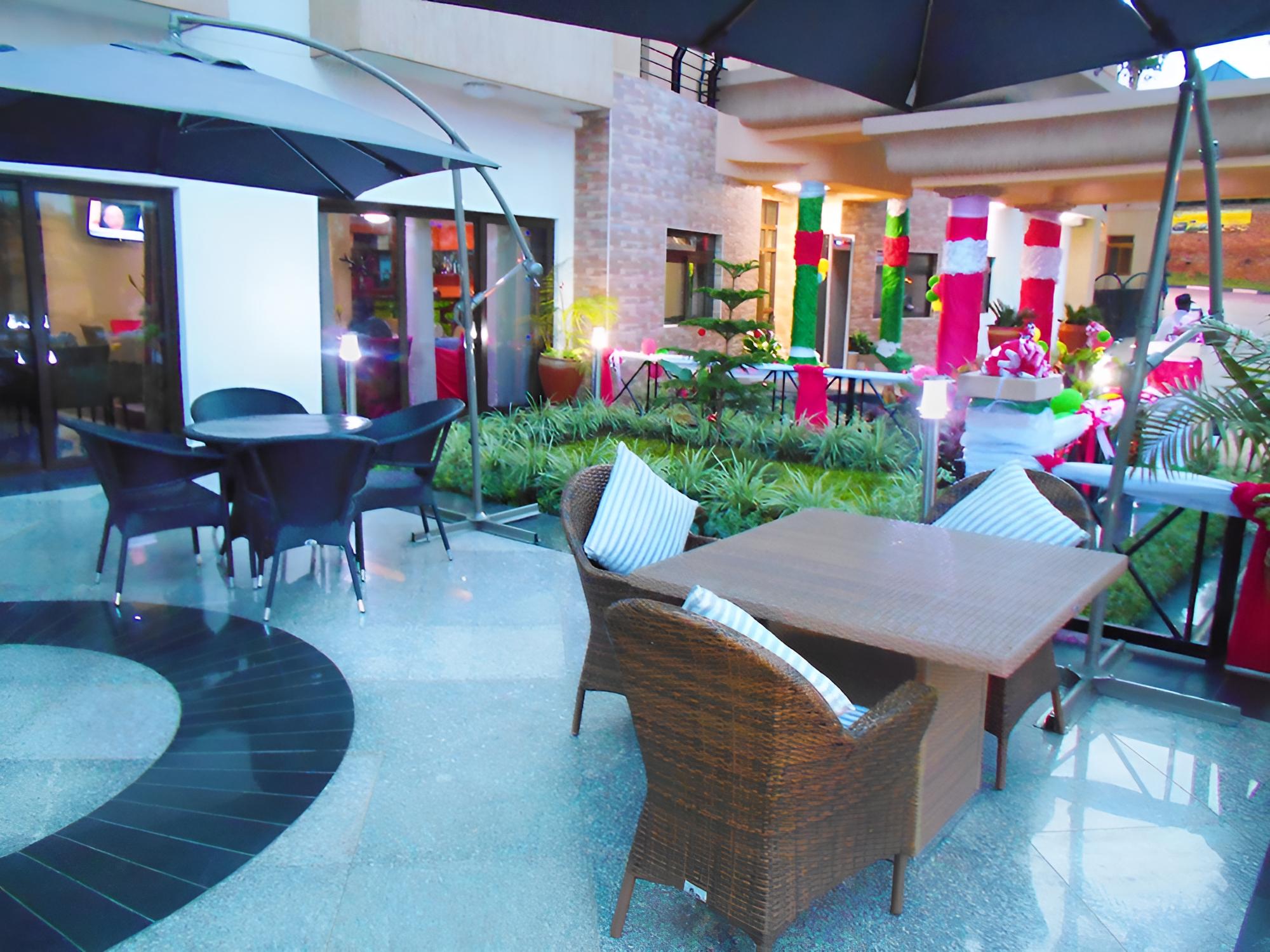 Hill View Hotel & Apartments