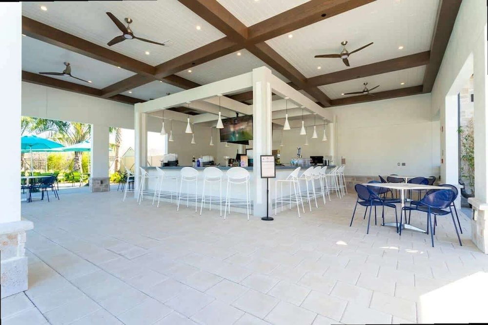 Luxe 5BR Villa Pool Game Room Minutes to Disney