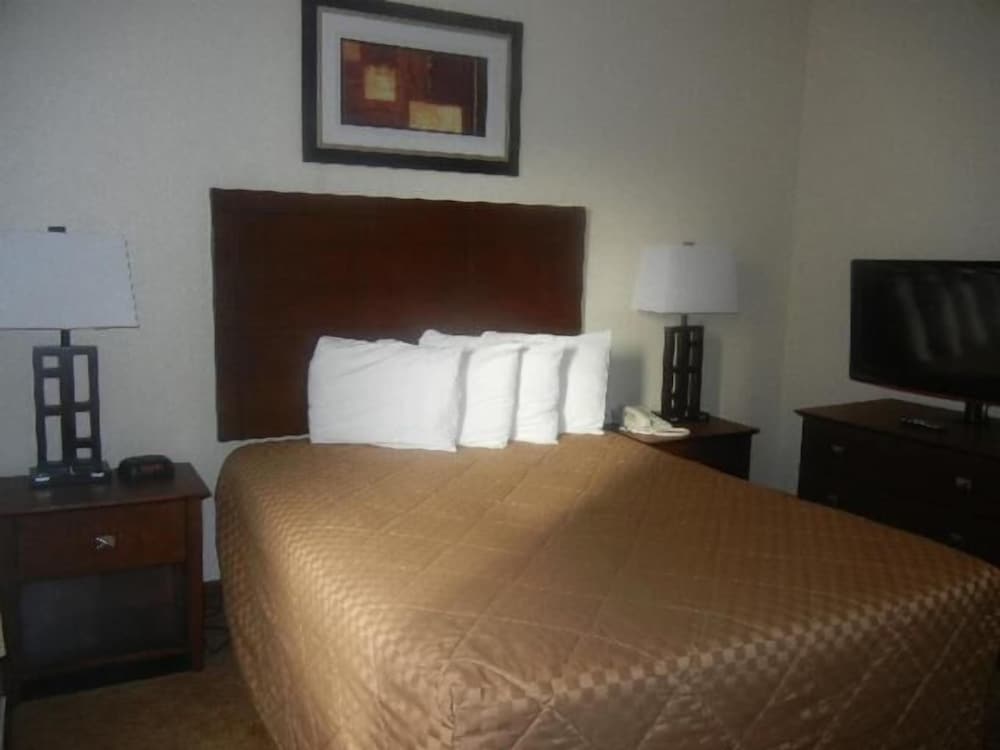 Fayetteville Vacations - Landmark Inn Fort Liberty - Property Image 29