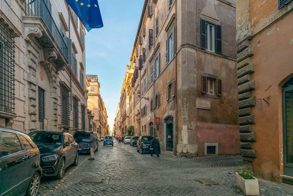 Chic and Style in Historical Via Giulia