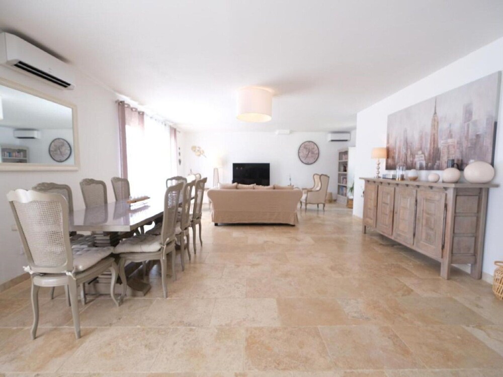 Charming Holiday Home With Private Pool