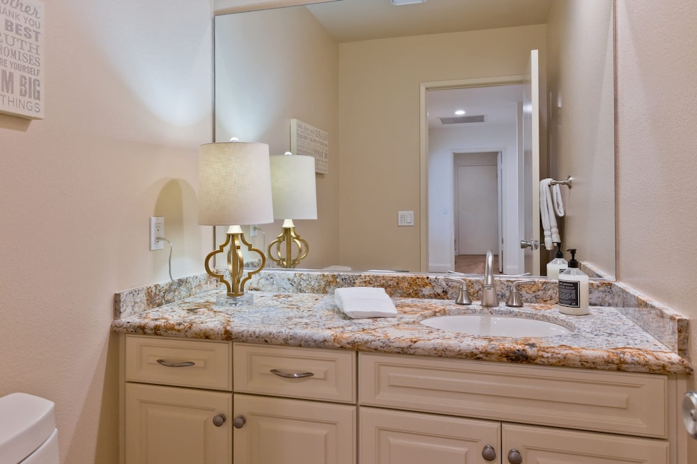 Casa Del Rio Luxe 3BR w Pool Spa Lake Views