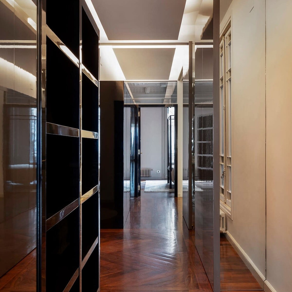 Artist Modernist 3-br Gem Next to Paseo de Gracia
