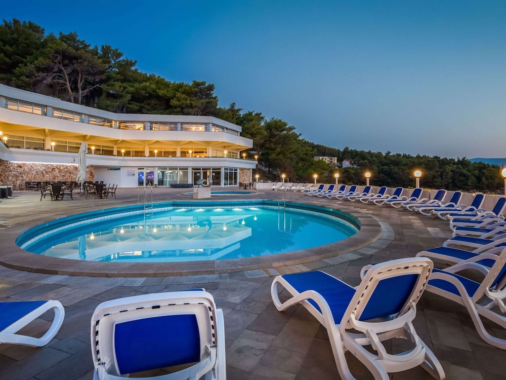 Beautiful Apartments in Jelsa, With Pool