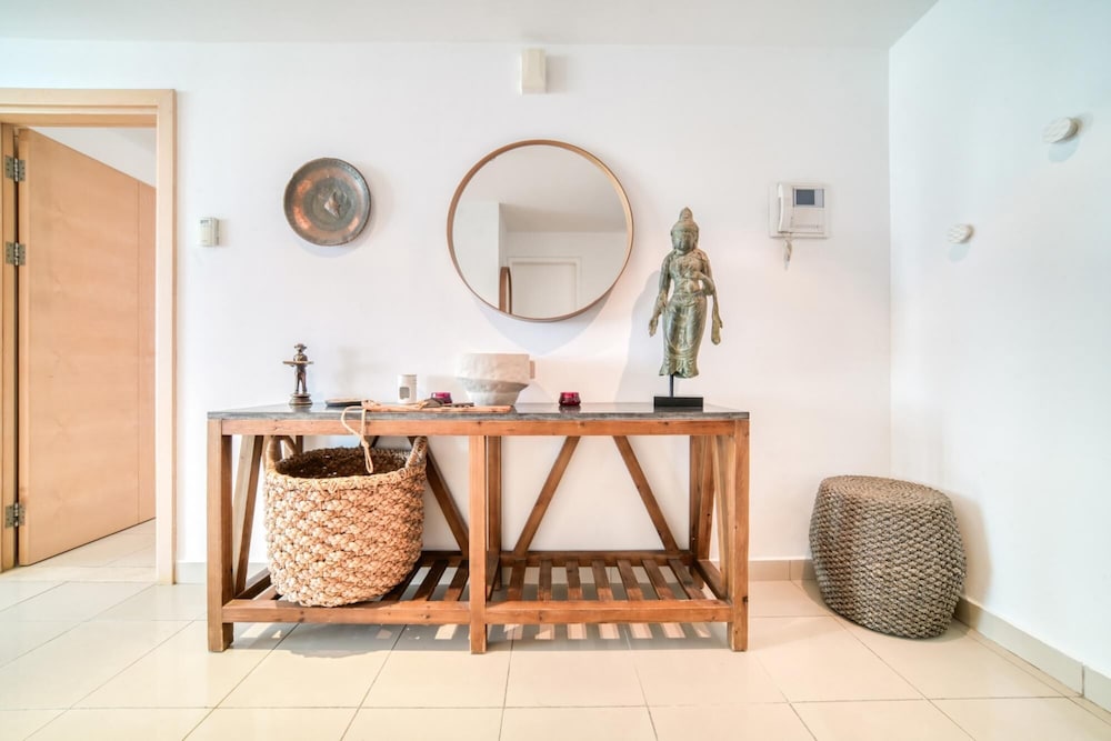 Enchanting 1BR w Balcony Overlooking Dubai Marina