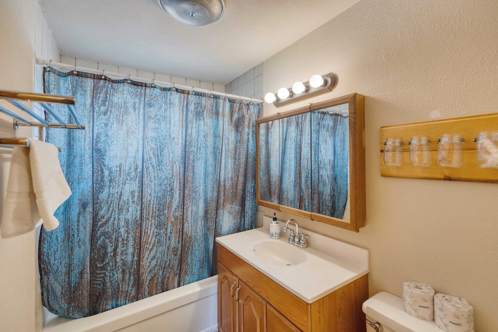 Lakeside in Bearadise by Avantstay Gorgeous Mountain Cabin in Boulder Bay!