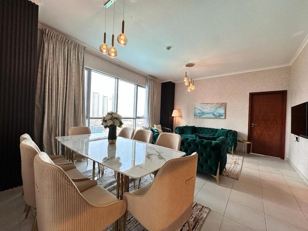 Durrani Homes - Supreme 5BR besides Dubai Mall With Burj Khalifa and Fountain view