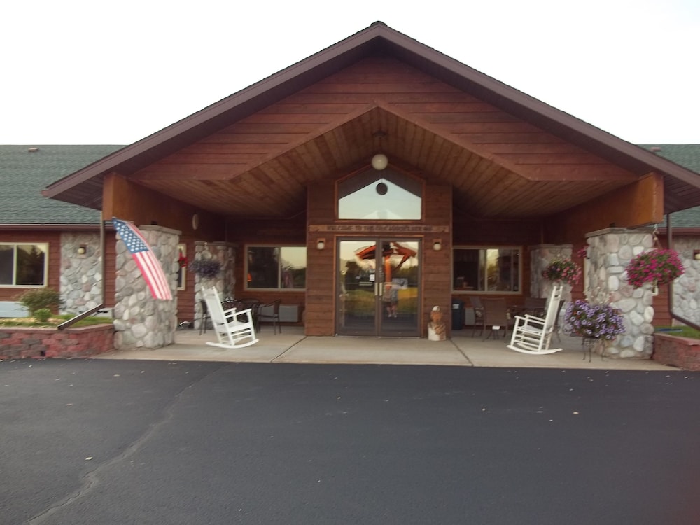 Chicaugon Lake Inn